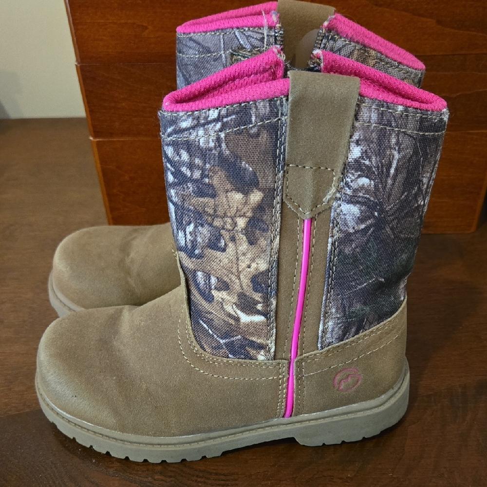 Magellan Outdoors Kids Boots in Tan and Pink